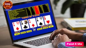 Ang larawan ay video poker na nakikita sa screen ng laptop